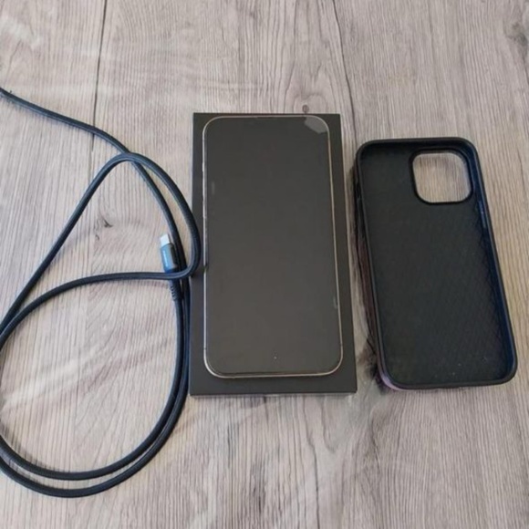 Phones - Picture 2 of 4